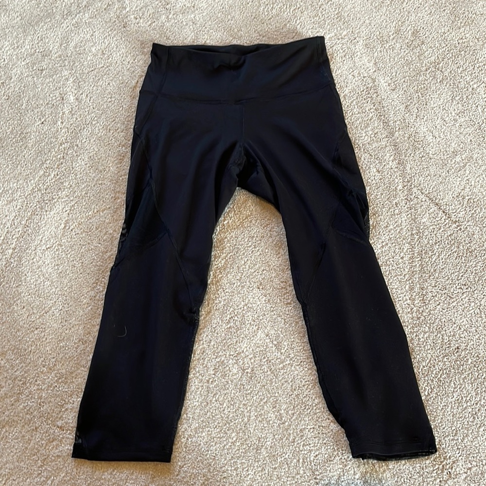 Old Navy cropped black leggings